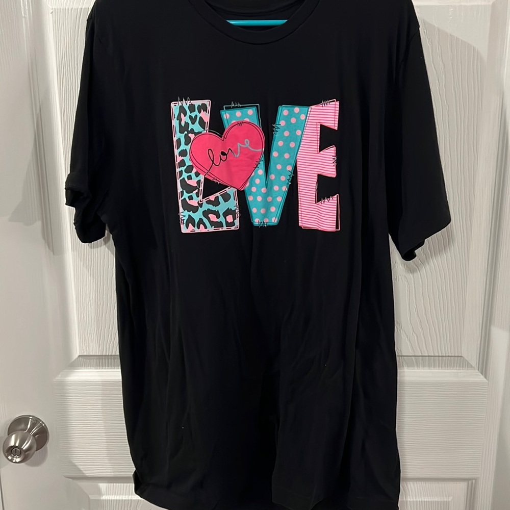 Love Graphic Tee